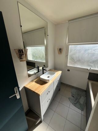  Appartement à louer 3 pièces 74 m²