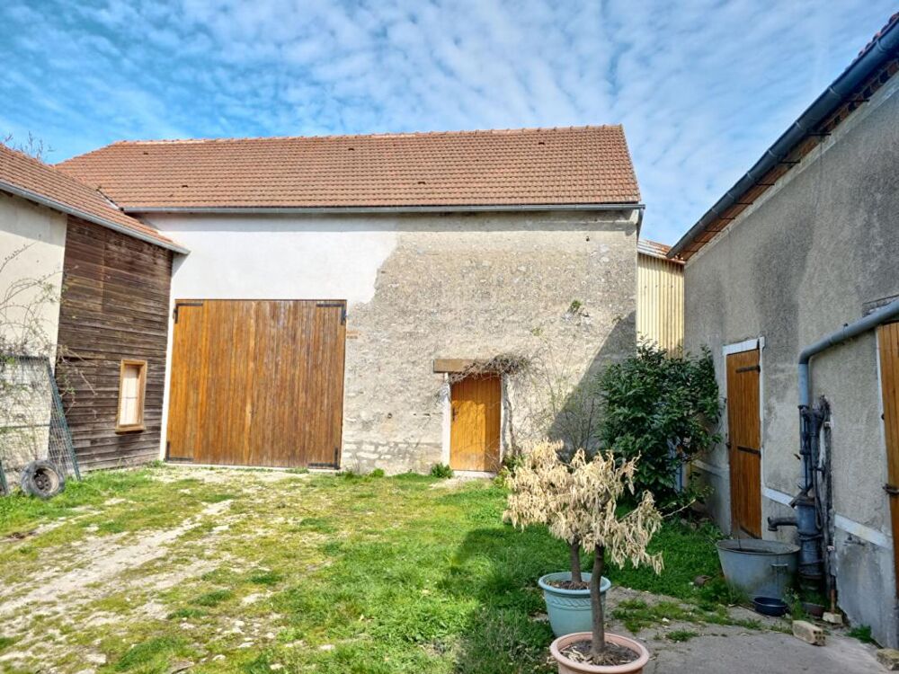 FERMETTE 70 m² avec une TRES BELLE GRANGE refaite a neuf