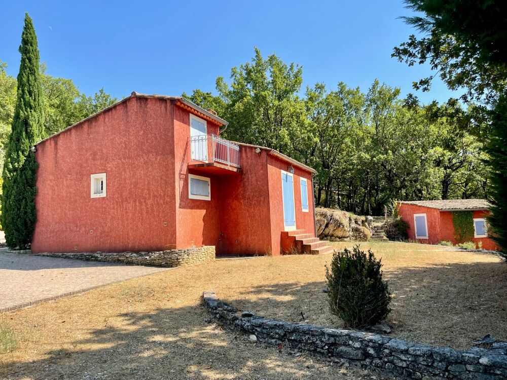 À vendre  Maison avec piscine et grand terrain arboré à Saignon (84400)