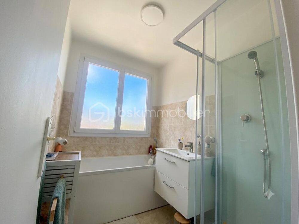 Grand appartement avec 2 chambres - 71 m²  parking, cave  à 8 min de Rouen