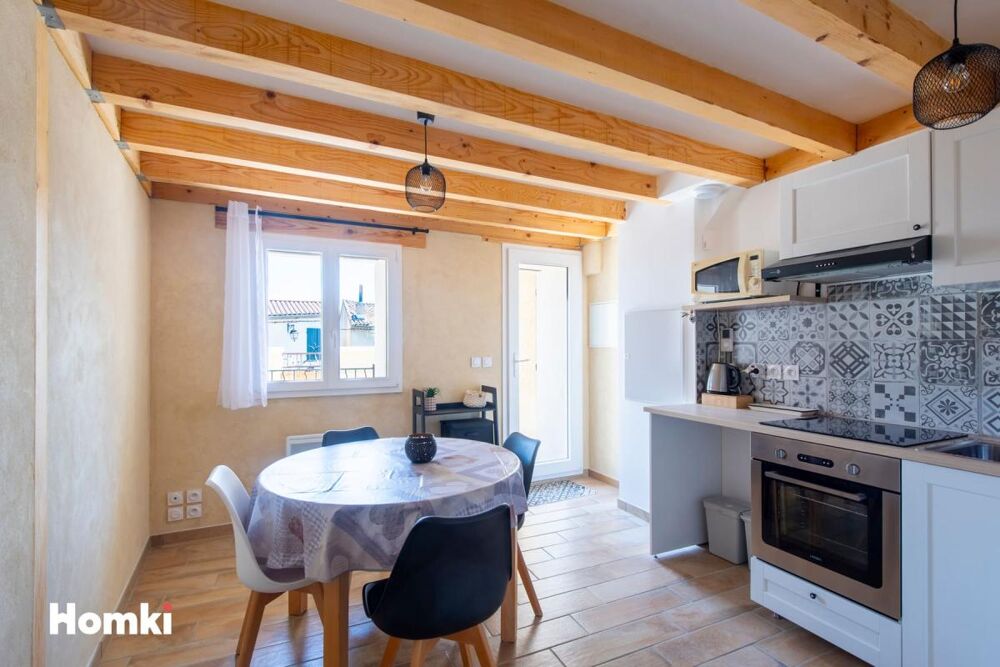 Maison de village rénovée avec petite cour et terrasse  Orgon