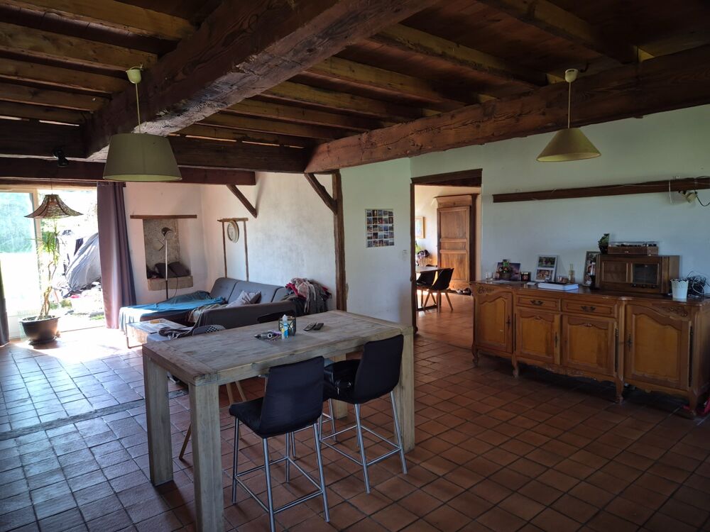 Vente Maison Corps de Ferme, écrin de verdure, 250 m2 habitables, 23 000 m2 de terrain, 400 m2 de dépendances, 20 mn Angoulême centre Magnac lavalette villars