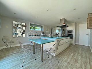  Propriété/château à vendre 7 pièces 280 m²