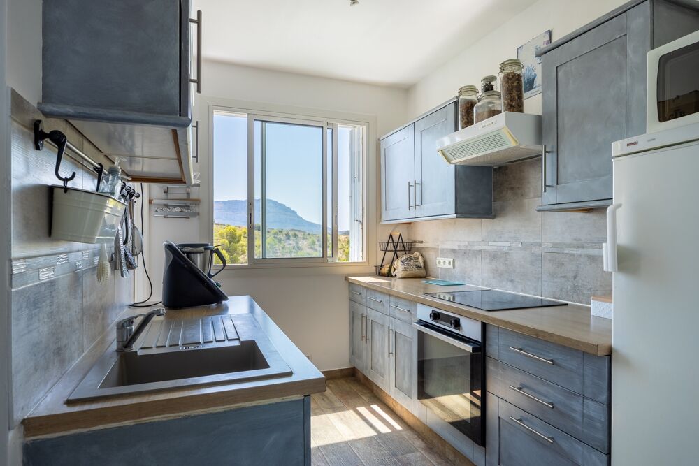 ***VISITE VIRTUELLE DISPONIBLE...SUPER ROUVIÈRE...MARSEILLE 9?...5 PIÈCES DE 96M²...VUE MER & CALANQUES...13EME ETAGE...TERRASSE