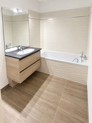  Appartement à louer 2 pièces 44 m²