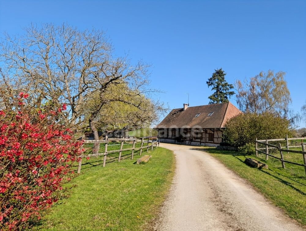 Rare à Lessard-en-Bresse : Ferme Bressane de 159 m2 Dépendance d'Exception et terrain de 8753 m2