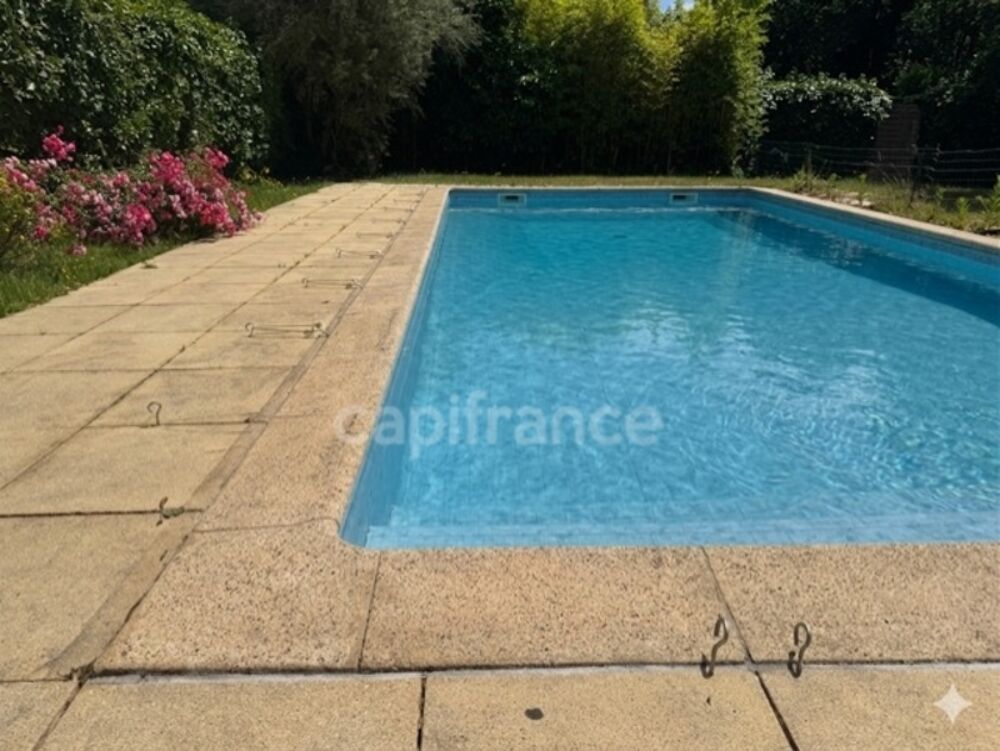 MESQUER- A 100 M DE LA MER ET ACCES À PIED AUX COMMERCES - A VENDRE MAISON 7 CHAMBRES - 200 m2 HAB - PISCINE - JARDIN SANS VIS À