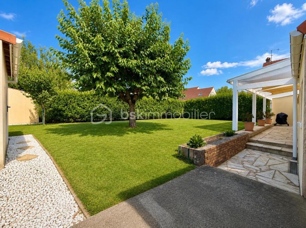 CHARNY  Maison familiale 5 pièces de 103 m²