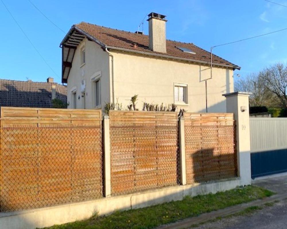Maison 6 pièces 112 m² · à Les Vallees de la Vanne · 112 m² · 159 000 €
