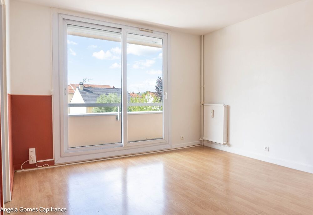 Charmant studio de 28,27 m2 avec balcon, cave et parking NEUILLY SUR MARNE (93)