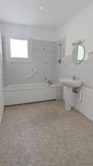  Appartement à louer 3 pièces 65 m²