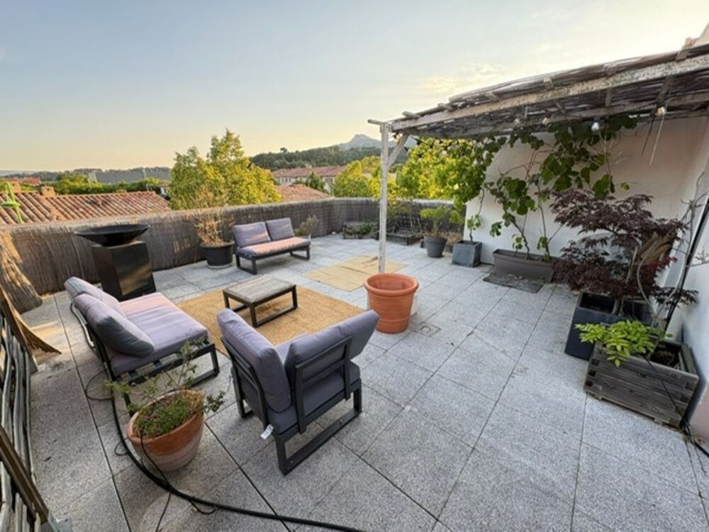 Appartement à vendre 3 pièces ROQUEVAIRE (13)+ TERRASSE 100 M2