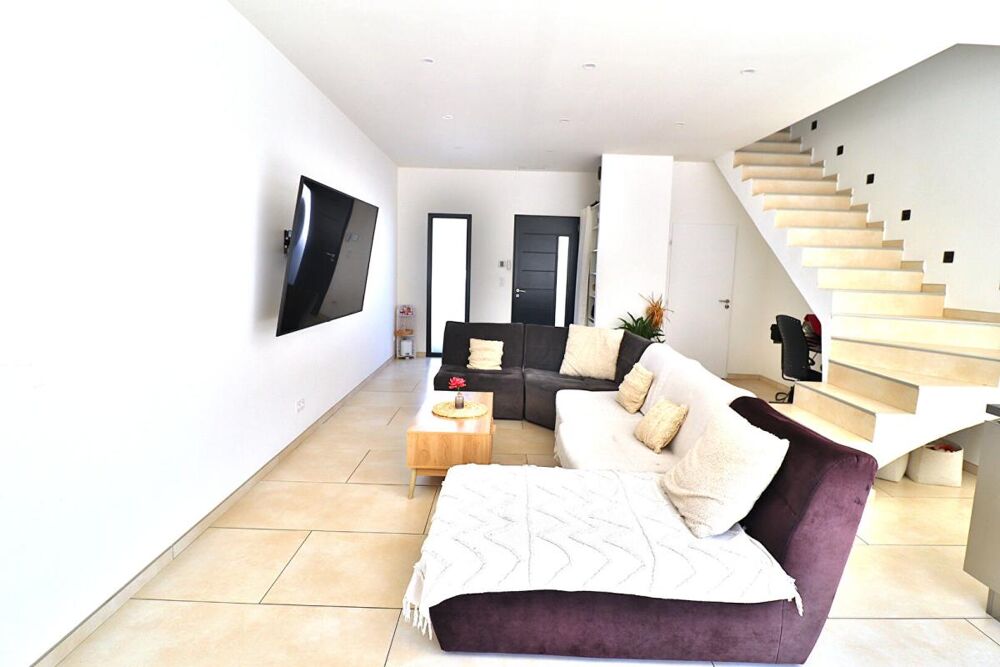 Villa 5 pièce(s) 120 m2 avec grande terrasse de 120m²
