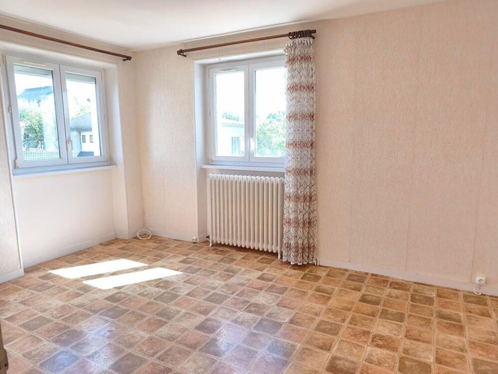 29520 Châteauneuf du Faou maison mitoyenne au calme 3 chambres cuisine salon bureau et garage