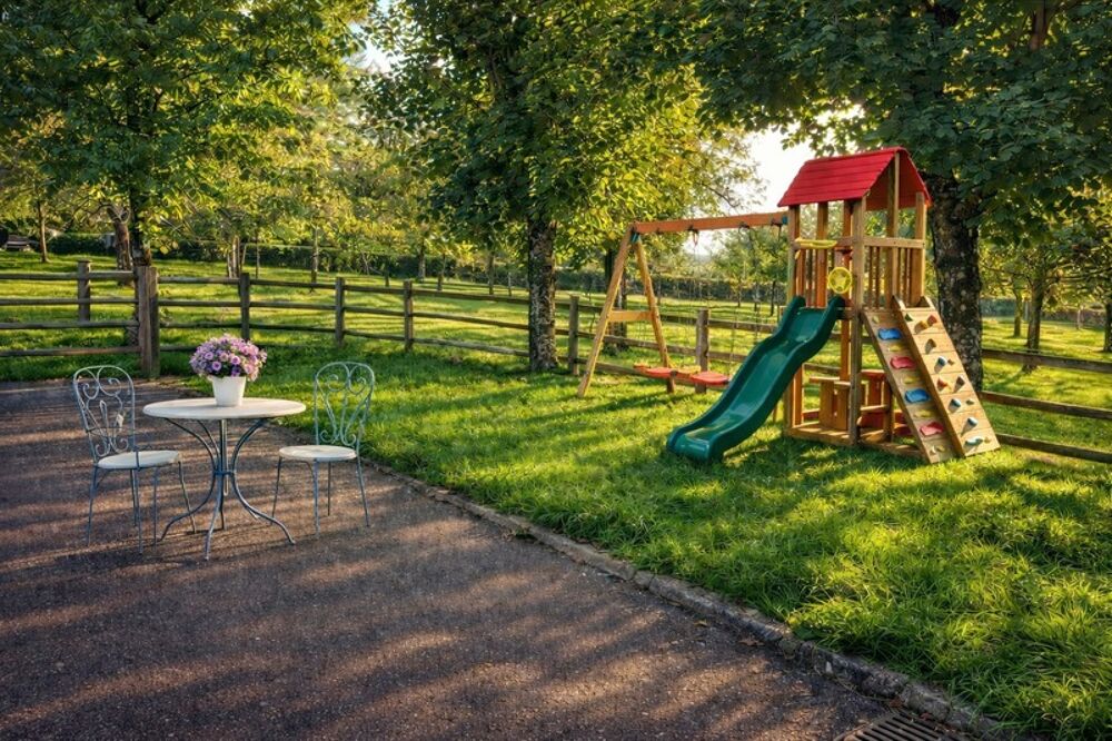 Mortain Maison de 120 m² avec gîte indépendant de 58 m² et terrain de 7 003 m² - La tranquillité de la campagne avec les avantag