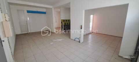 Local commercial à louer 893 97129 Lamentin