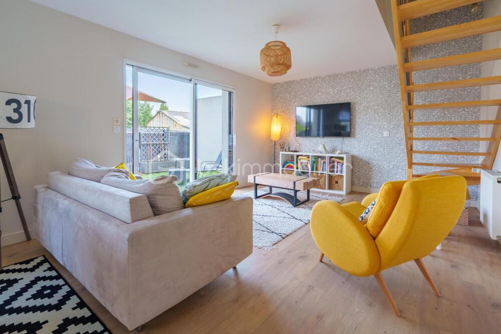 GUIPAVAS  Maison contemporaine de 2015 avec 5 chambres