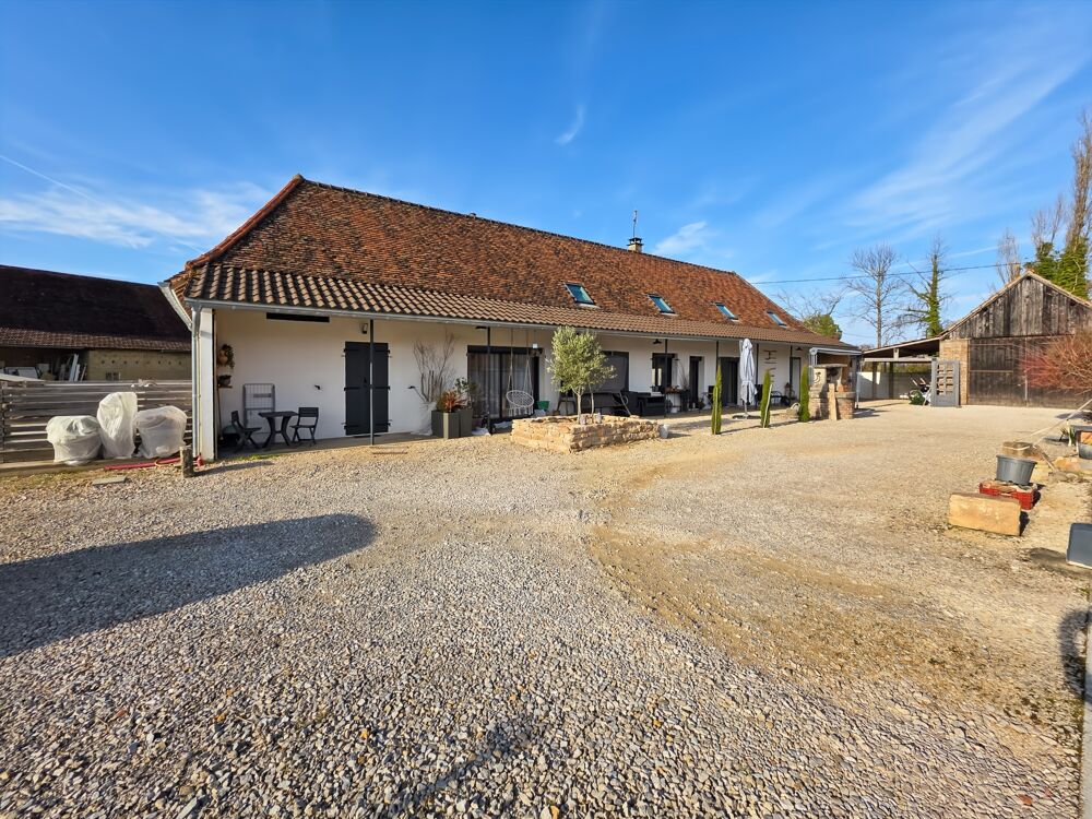 Ferme bressane rénovée à Louhans  14 pièces, 192 m² avec espace indépendant idéal Airbnb (71)