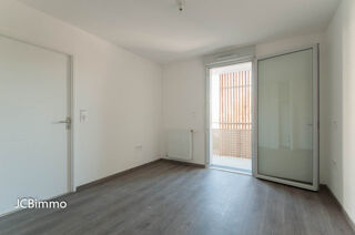  Appartement à louer 2 pièces 37 m²