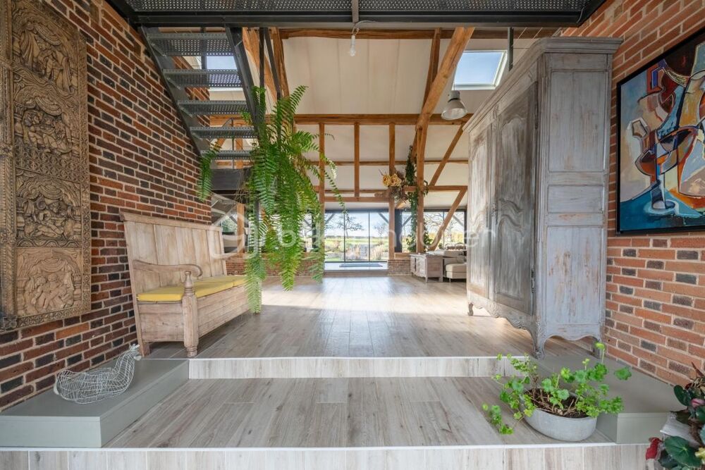 Ensemble Immobilier : somptueux loft avec ses grands volumes + sa longère indépendante, le tout sur un terrain clos et arboré !