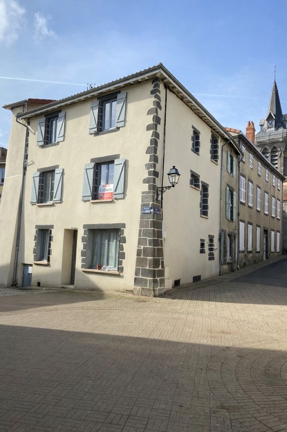 BIEN D'EXCEPTION SUR LA COMMUNE DE MARINGUES