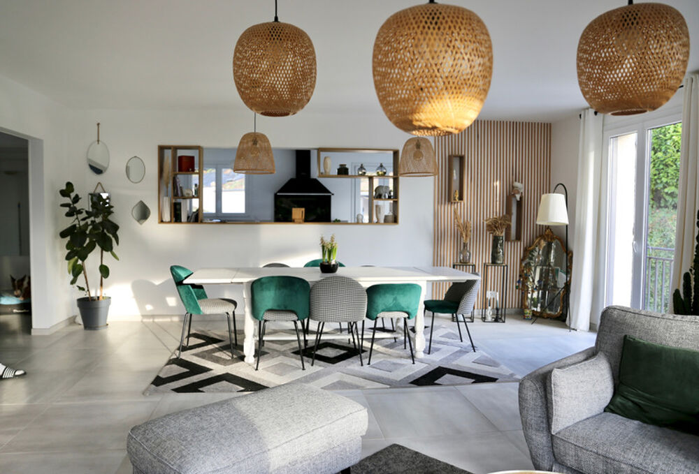 A vendre à Villers-Allerand une maison 160m2 : 5 chambres ; deux studios indepandants 35m2 et 55m2 ;