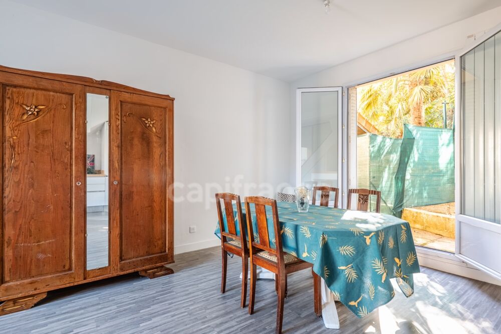 Vente Maison Versailles, A VENDRE MAISON RENOVEE  de 110 m2 au sol- 4 chambres- JARDIN- CALME et proximité des commodités Versailles
