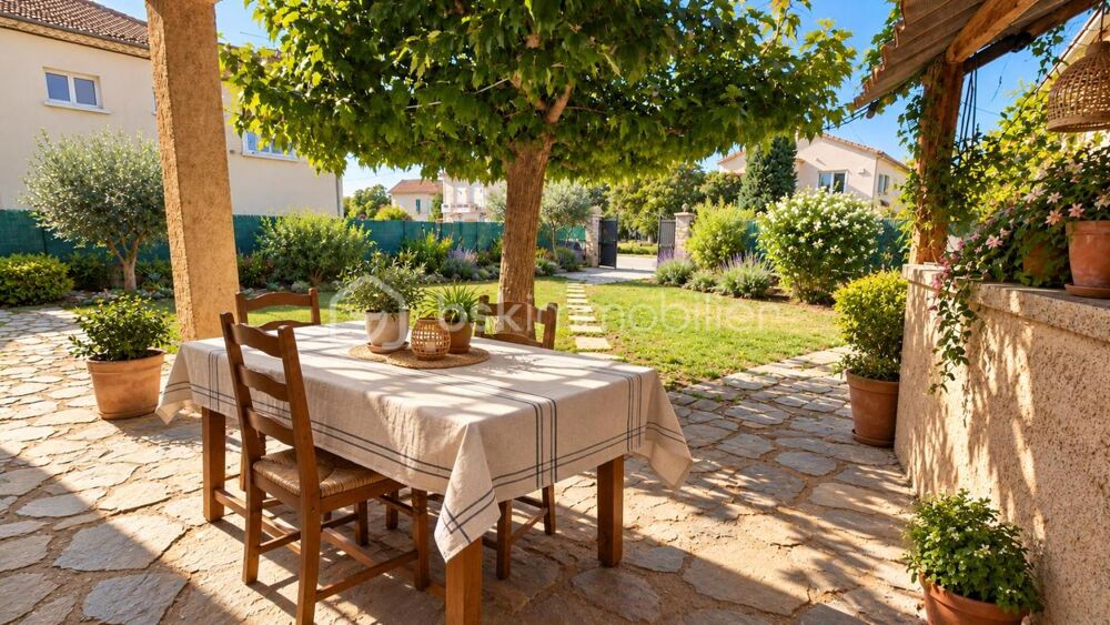 Vente Maison Maison de 200 m² avec deux appartements indépendants, garage et jardin – Les Arcs-sur-Argens Les arcs