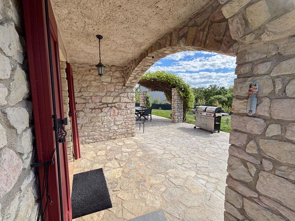 Boisset-et-Gaujac - Maison en pierre 135 m² avec piscine chauffée sur environ 1 370 m²