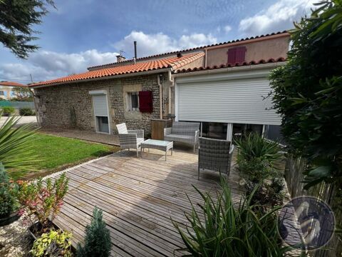   id�ale pour les familles en qu�te d'espace, de charme et de Maison - 7 pi�ce(s) - 167 m�