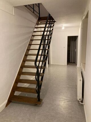  Appartement à louer 4 pièces 90 m²