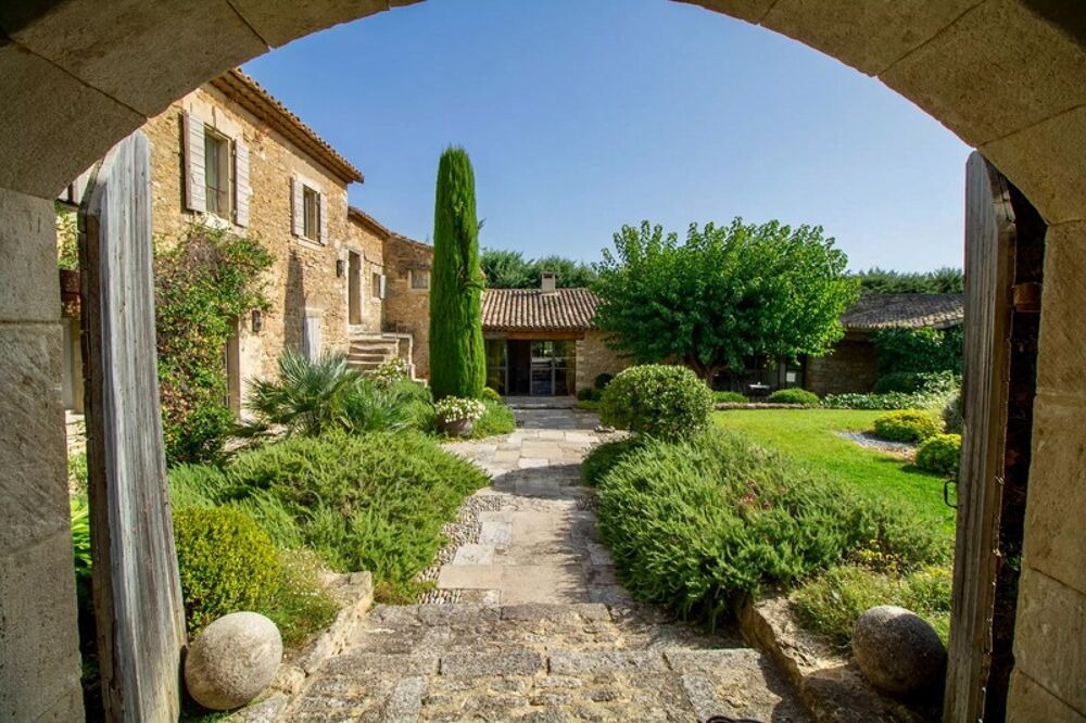 Vente Proprit/Chteau Dpt Vaucluse (84),  vendre OPPEDE exceptionnelle proprit du 18 eme de prs de 465 m2 entoure d'oliviers et de vignes Oppede