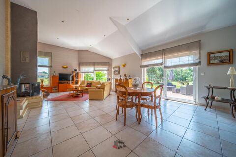   PROPRIETE DE CARACTERE  290 M / 5 CHAMBRES / ROUPELDANGE Maison - 8 pice(s) - 290 m