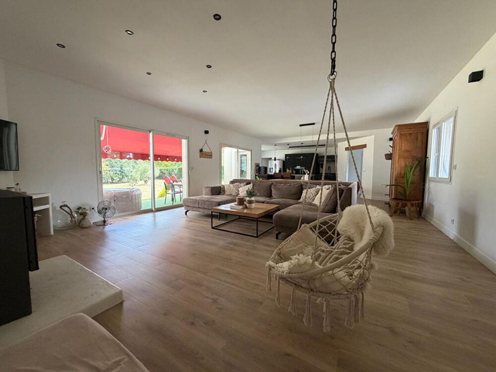 Maison proche Duras 6 pièces 5 chambres de 170 m2 sur grand jardin