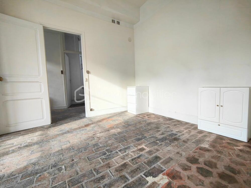 Vente Immeuble Ensemble immobilier (local commercial + appartement) plein centre ville Jouars pontchartrain