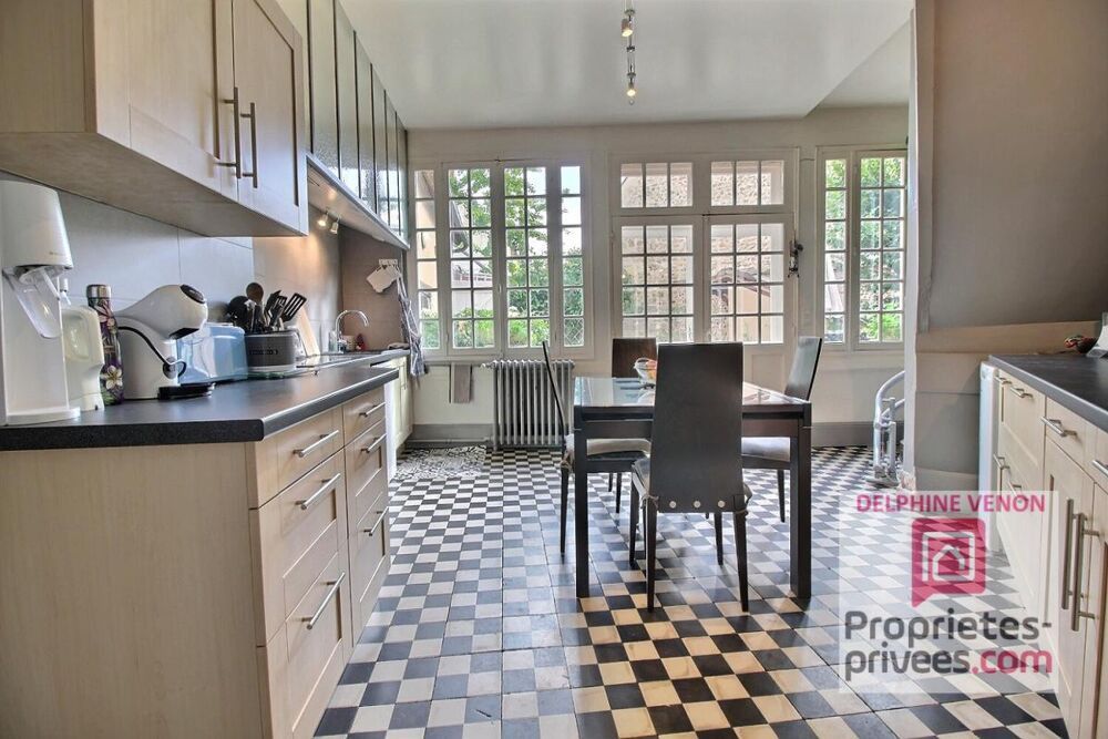 Vente Maison Exclusivité - Maison bourgeoise en hyper centre à Chateauneuf Sur Loire avec double garage, cave et dépendance Chateauneuf sur loire