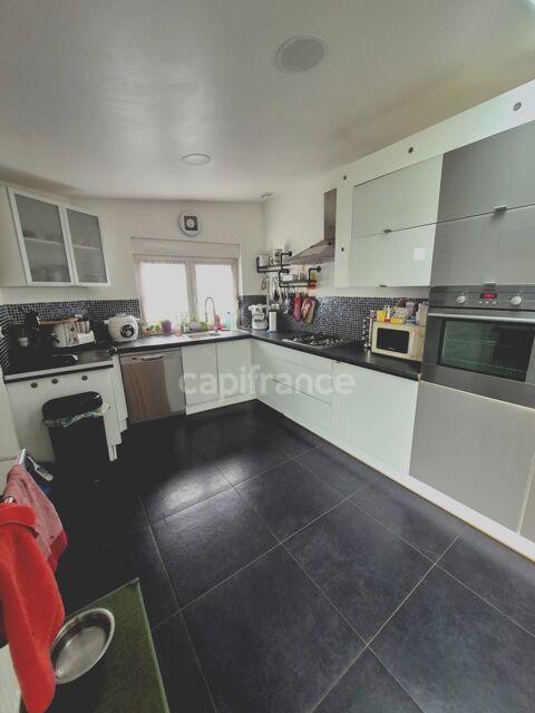   Maison de caractre 190 m2 avec dpendance et jardin clos - Le charme et l'espace runis ! Maison - 6 pice(s) - 192 m