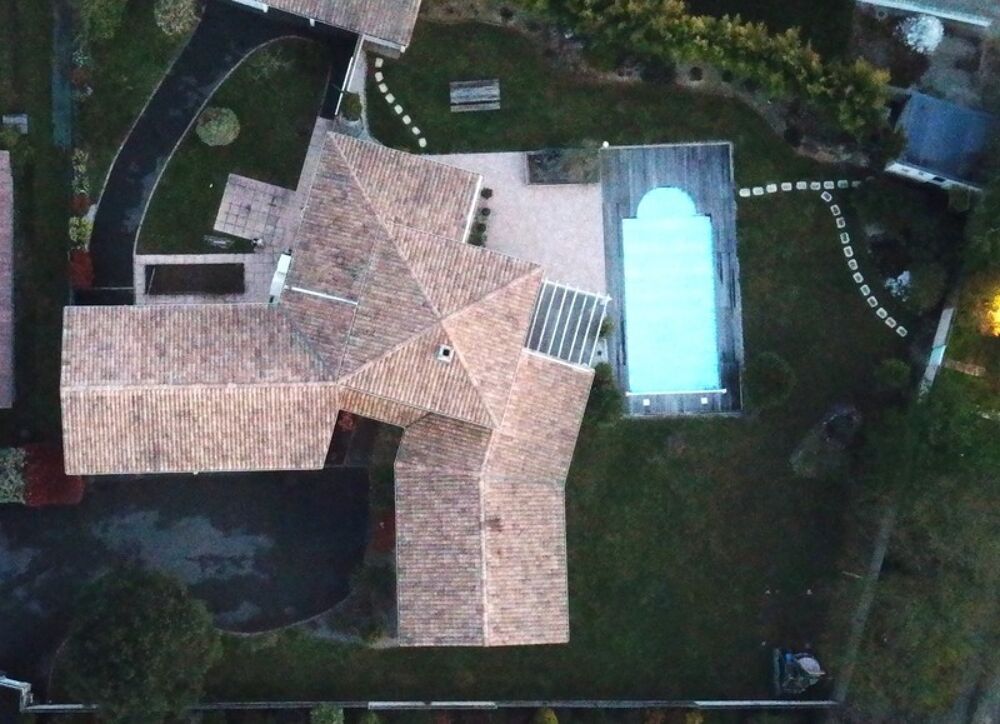 Vente Maison Maison 210m2, 6 pièces-3 garages (85) La roche sur yon
