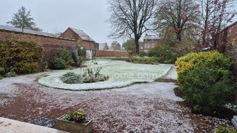   Maison Bourgeoise centre ville sur 1908m2 Maison - 6 pi�ce(s) - 183 m�