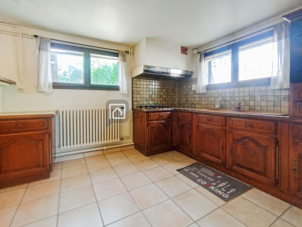 SAUBENS Maison familiale de 145 m² sur une parcelle de 1 658 m² avec dépendances