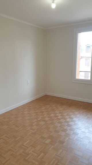  Appartement à louer 3 pièces 90 m²