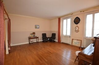 Vente Maison Maison à vendre 7 pièces GENELARD (71) Genelard