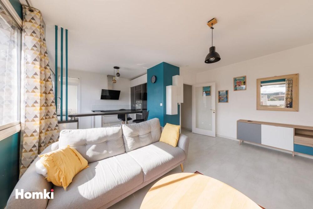 Vente Appartement CLERMONT-FERRAND HYPERCENTRE – T3 LUMINEUX AVEC VUE DÉGAGÉE, ASCENSEUR ET CAVE Clermont ferrand