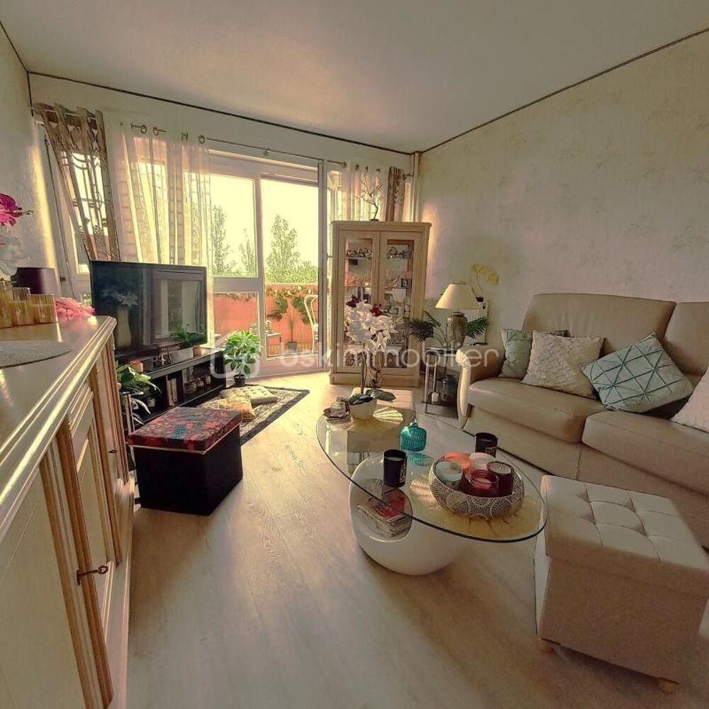 APPARTEMENT DE 82 M2, IDEAL POUR UNE FAMILLE - AVEC UNE PLACE STRATEGIQUE QUI FACILITE LE QUOTIDIEN