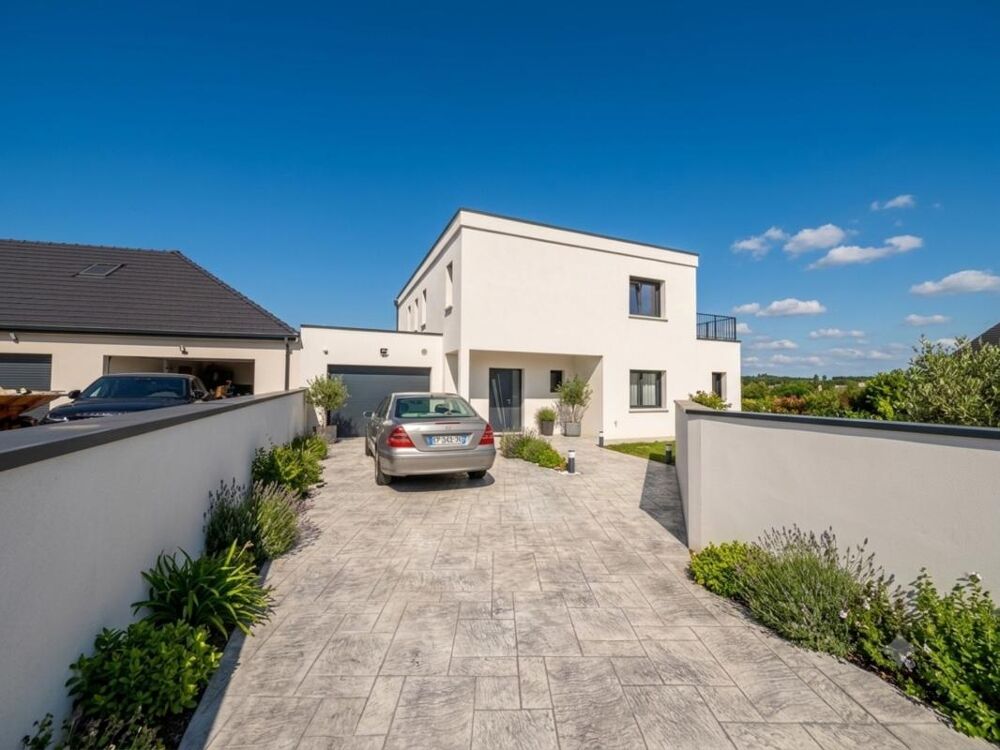 Maison 5 pièces 159 m² · à Ahuy · 159 m² · 696 800 €