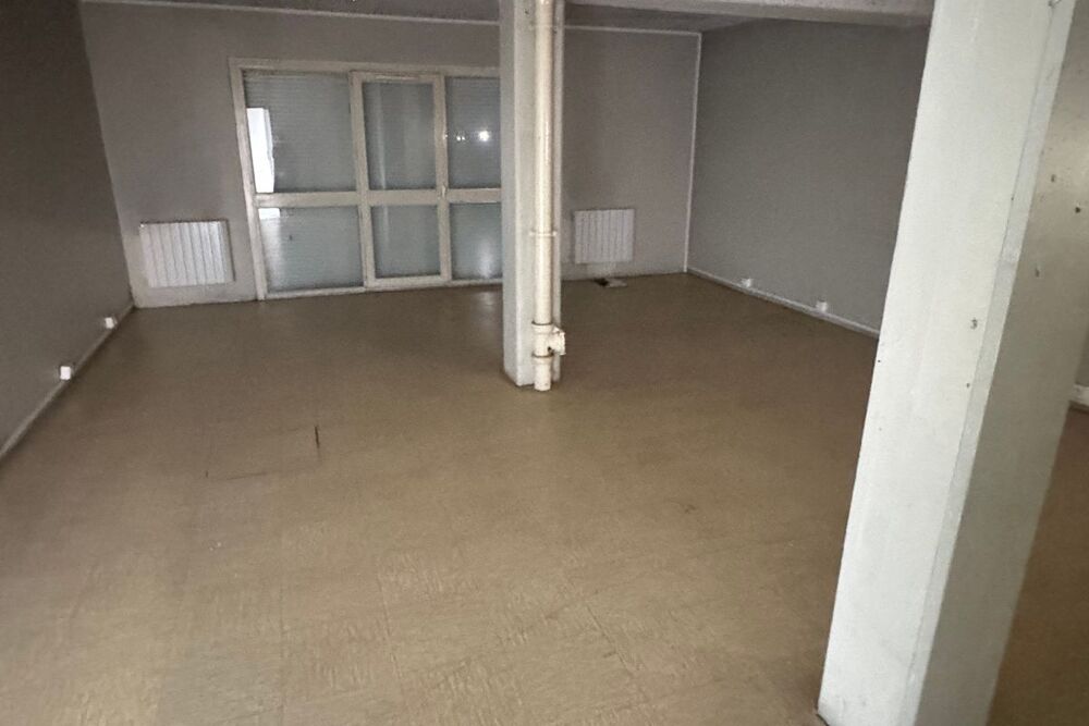 Local commercial ou professionnel de 56m² - Bron