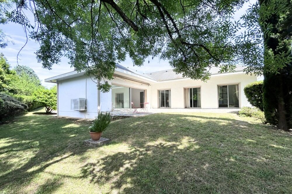 69260 CHARBONNIERES LES BAINS - Maison à vendre 7 pièces - Climatisation - GARAGE - PISCINE - TERRAIN A BATIR - CALME - SANS VI