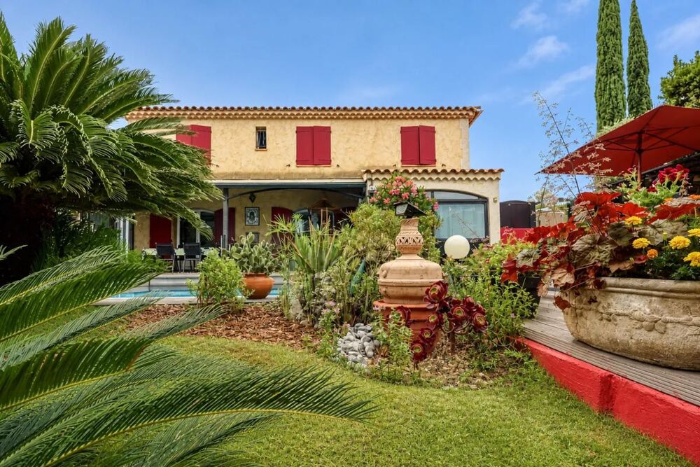 Maison de 6 pièces de 147 m² à La Cadière-d'Azur