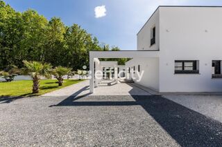  Maison � vendre 10 pi�ces 340 m�