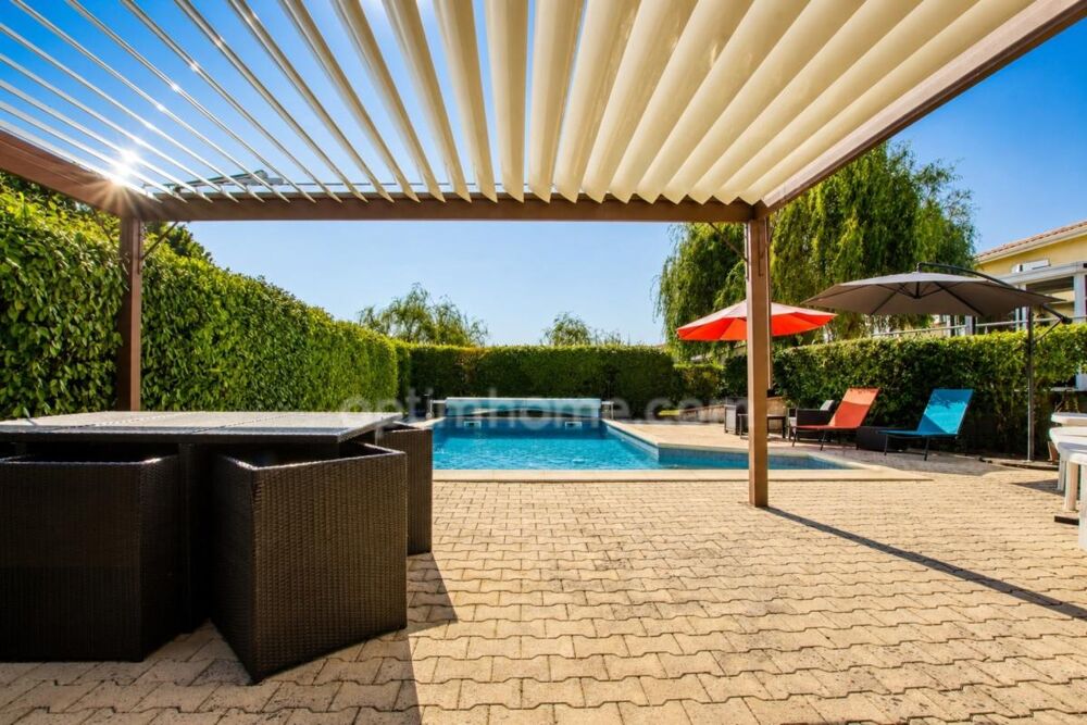 VILLARIÈS  VILLA FAMILIALE 179 M² AVEC PISCINE  6 CHAMBRES  TERRAIN 1 500 M²  UN VÉRITABLE HAVRE DE PAIX
